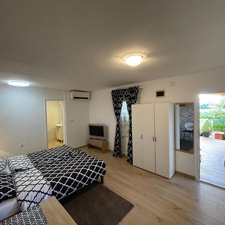 Apartment Mika Pula Exterior foto